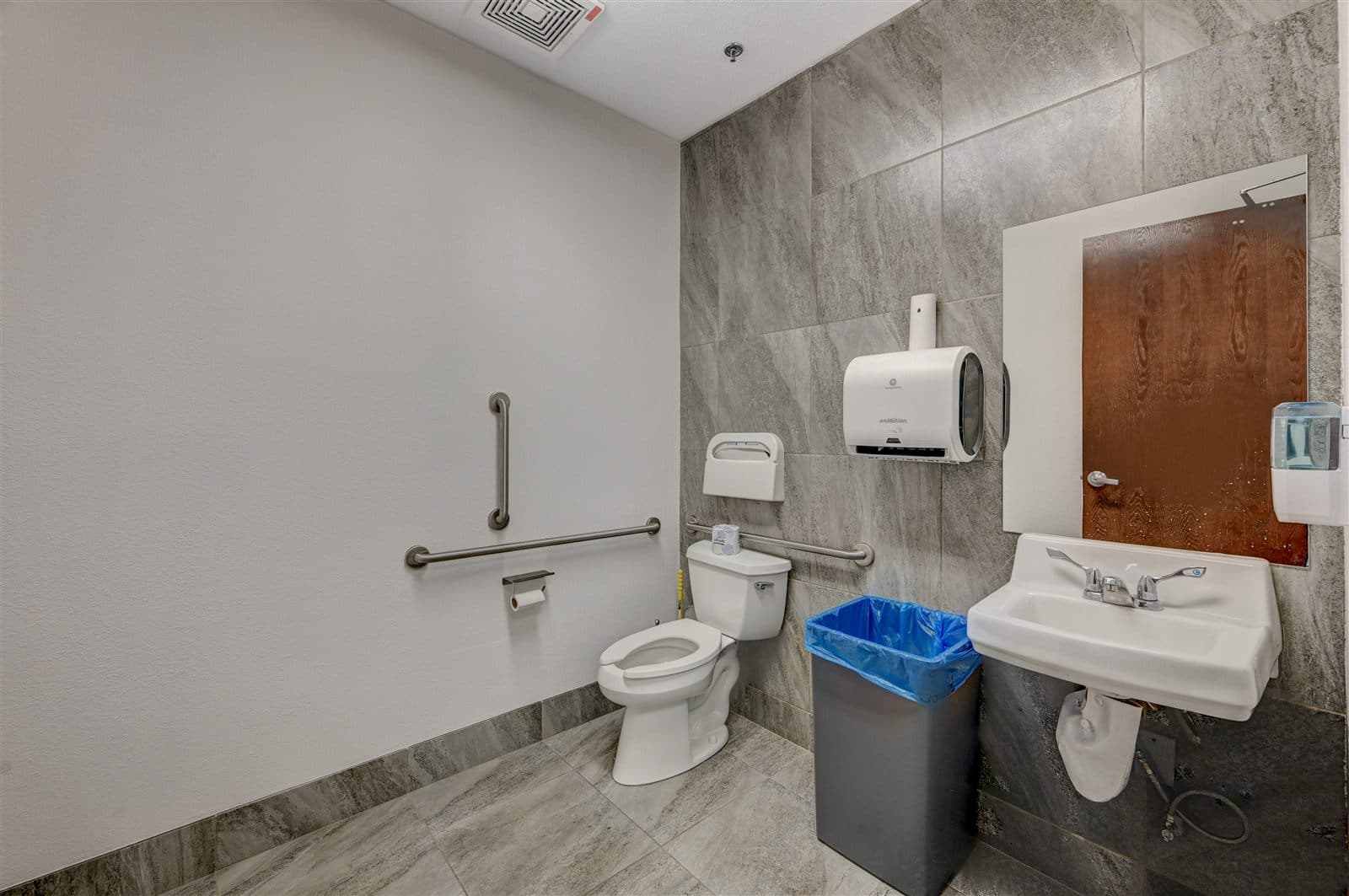 Elite Medical Suites facility — photo 100
